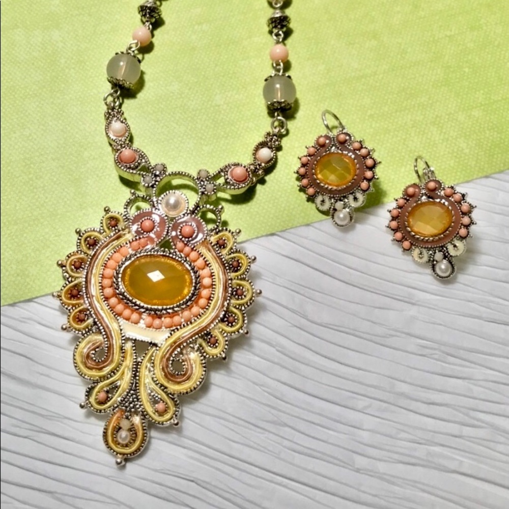 Vintage Design Necklace and Earring Set